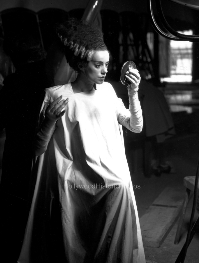 Elsa Lanchester 1935 makeup Bride of Frankenstein.jpg